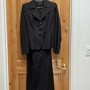 Anne Klein pants suit.